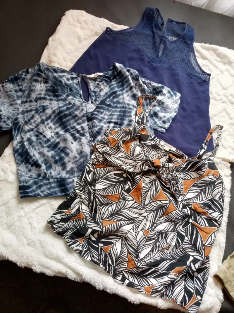 Conjunto de blusas estampadas S - 2