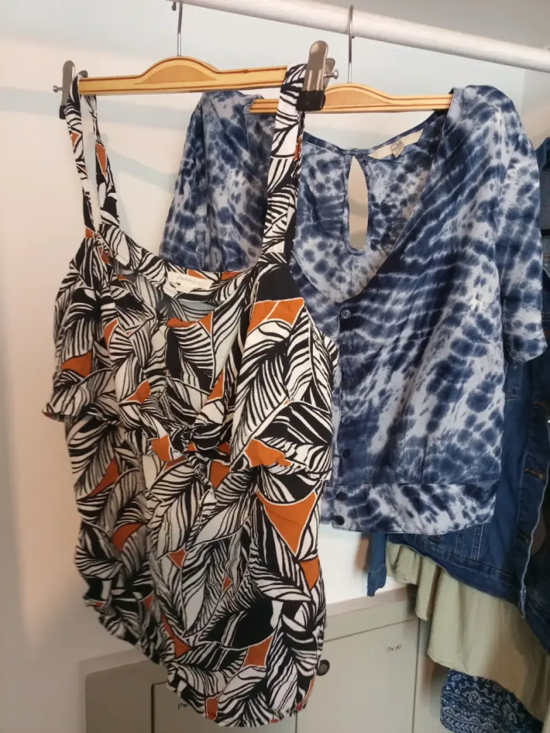 Conjunto de blusas estampadas S - 4
