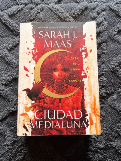 Libro 'Ciudad Medialuna' de Sarah J. Maas - miniatura 1