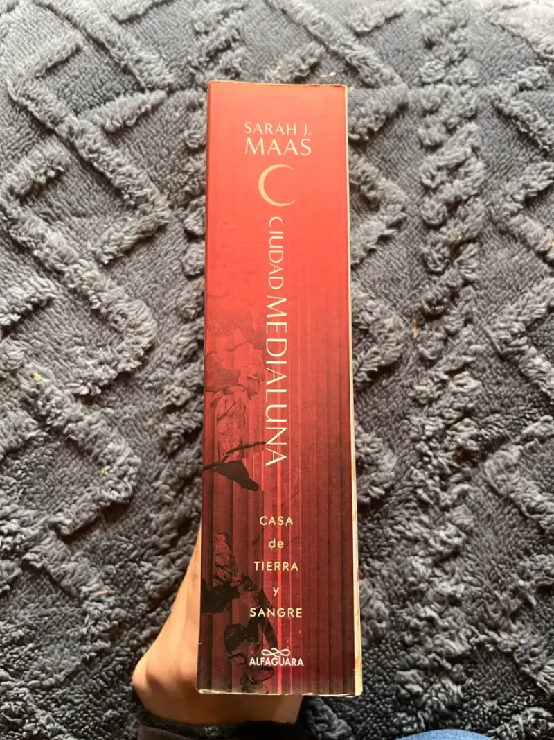 Libro 'Ciudad Medialuna' de Sarah J. Maas - 2