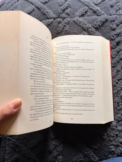 Libro 'Ciudad Medialuna' de Sarah J. Maas - miniatura 4
