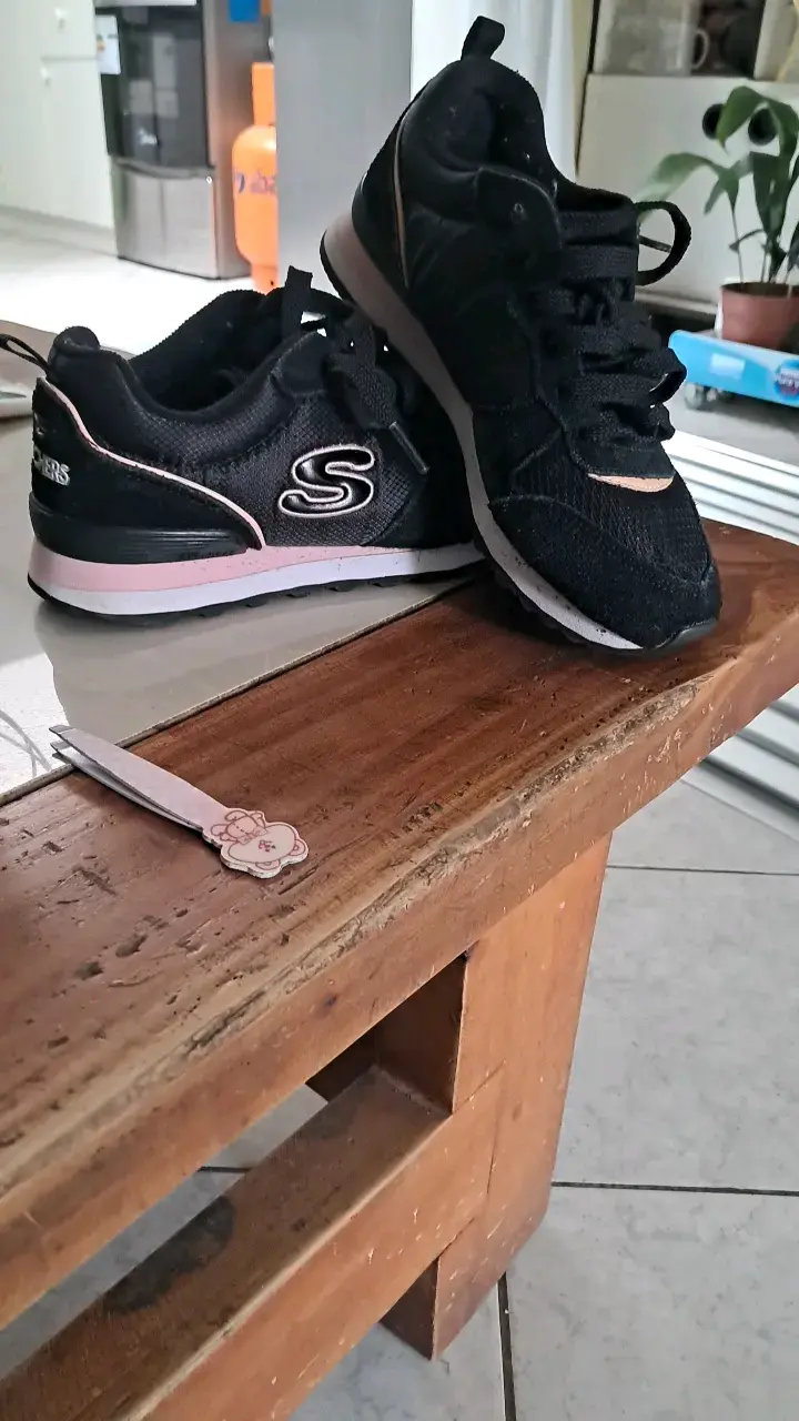 Zapatillas deportivas negras Skechers para mujer