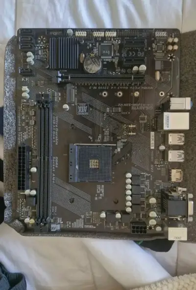 Placa Madre Gigabyte GA-A320M-S2H V2 DDR4 - miniatura 1