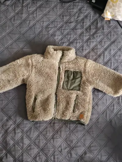 Chaqueta de niño peluda verde con bolsillo - miniatura 1