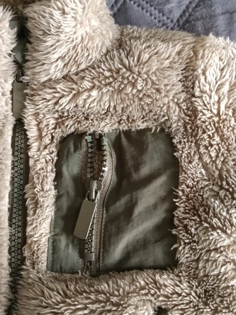 Chaqueta de niño peluda verde con bolsillo - 3