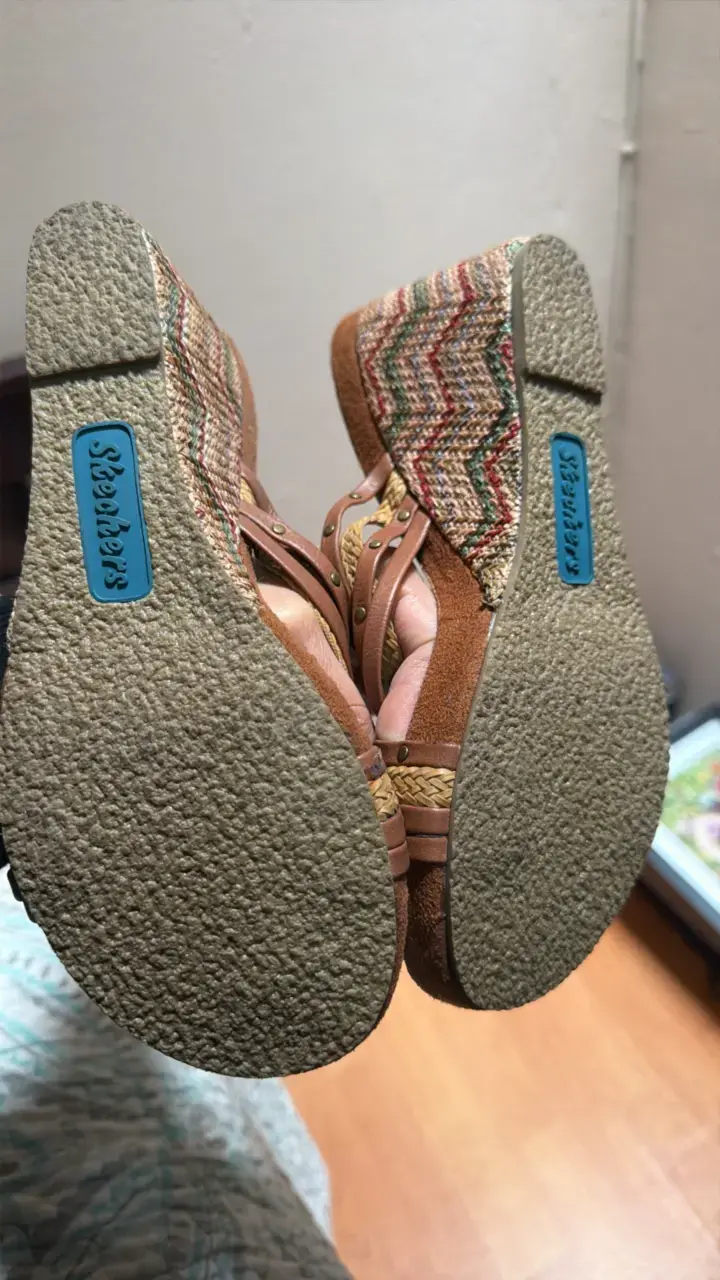 Sandalias Skechers con plataforma y diseño trenzado - 2