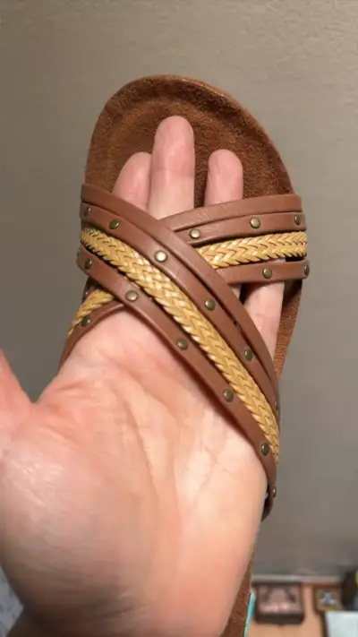 Sandalias Skechers con plataforma y diseño trenzado - miniatura 3