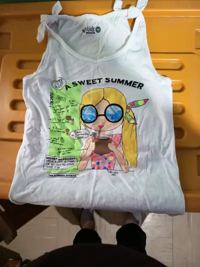 Polera sin mangas para niña con diseño veraniego - miniatura 1