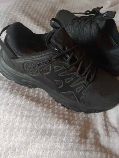 Zapatillas outdoor negras impermeables - miniatura 1