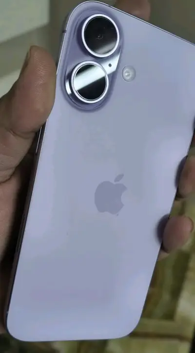 iPhone en excelente estado color lila - miniatura 2