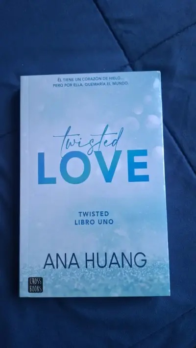 Libro 'Twisted Love' de Ana Huang - Alternativo - miniatura 1