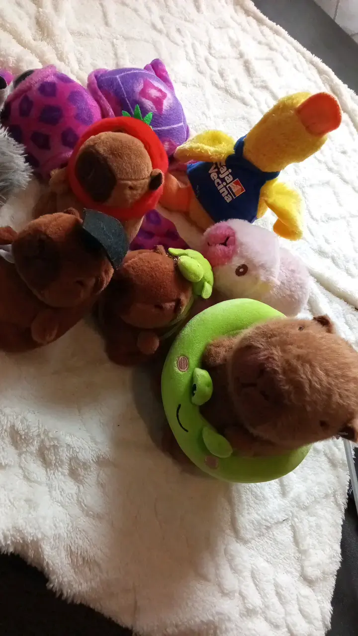Lote de peluches variados para niños - 2