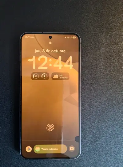 Samsung Galaxy S24 con pantalla mala - miniatura 2