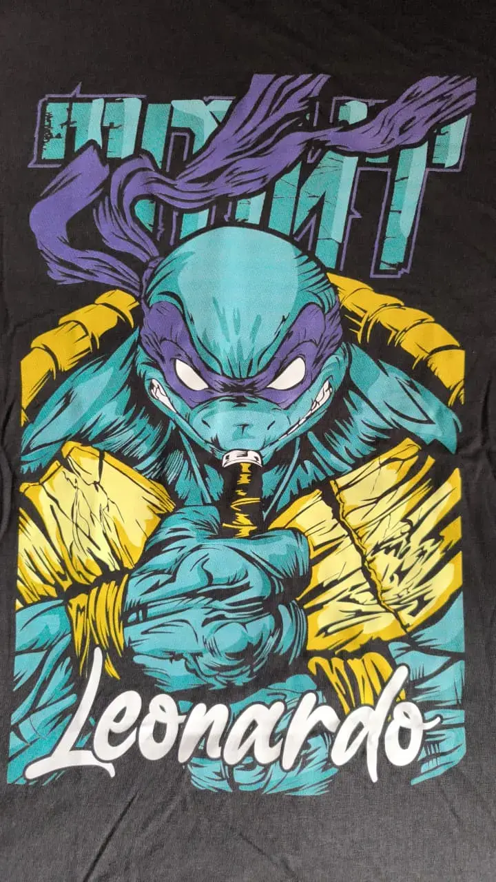 Polera negra de Leonardo Tortugas Ninja talla L