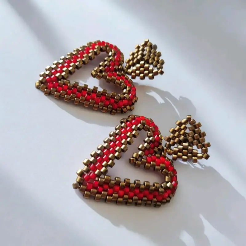 Aros tejidos a mano en forma de corazón - 5