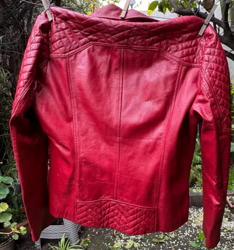 Chaqueta de cuero roja para mujer estilo biker - 3
