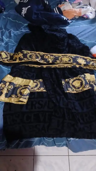 Bata de baño Versace con diseño barroco - miniatura 1