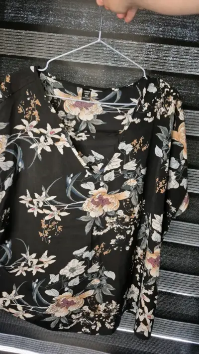Blusa floral negra Shein Curve 2XL - miniatura 1
