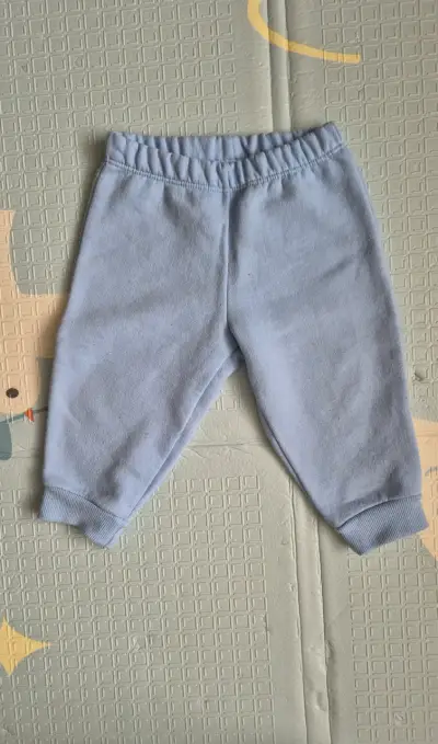 Conjunto de bebé azul con capucha y conejitos - miniatura 5