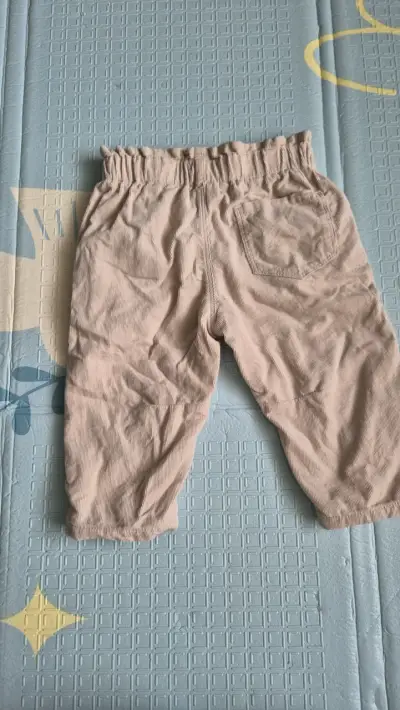 Pantalones de bebé beige talla 12 meses - miniatura 2