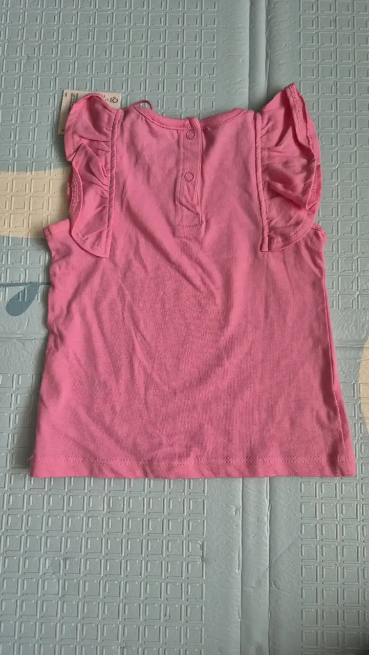 Polera rosa para niña con volantes - 3