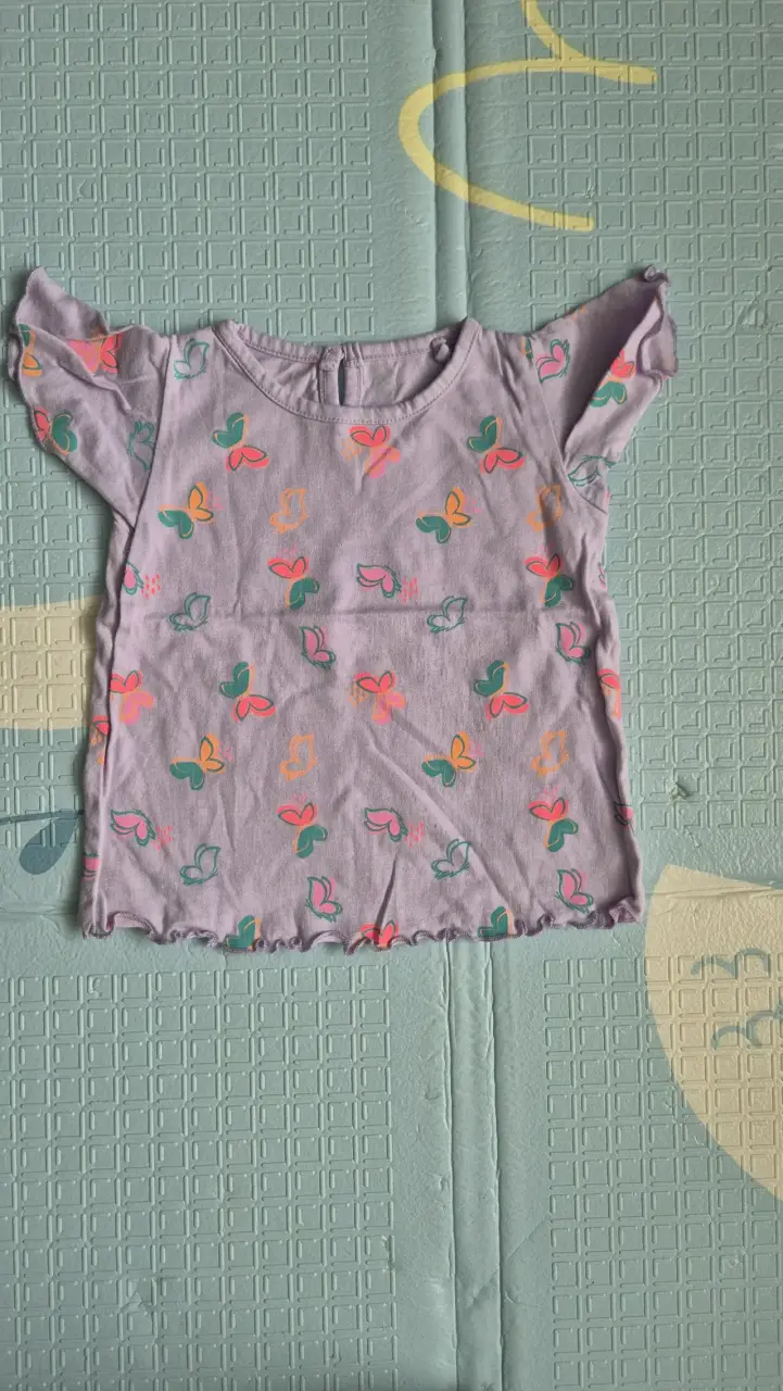 Pack de Poleras de Niña con Diseños de Ballena y Mariposas - 4