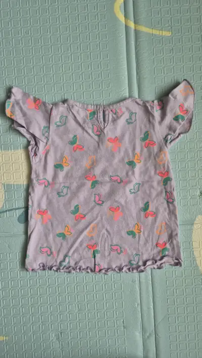 Pack de Poleras de Niña con Diseños de Ballena y Mariposas - miniatura 6