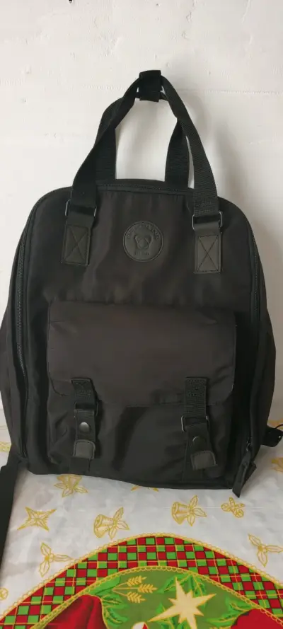 Mochila negra saxoline con bolsillos - miniatura 1