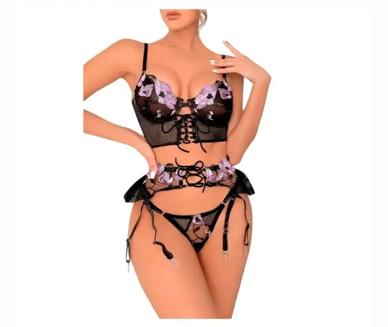 lencería sexy con encaje floral
