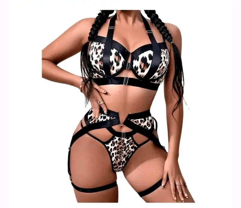 lencería sexy con estampado animal