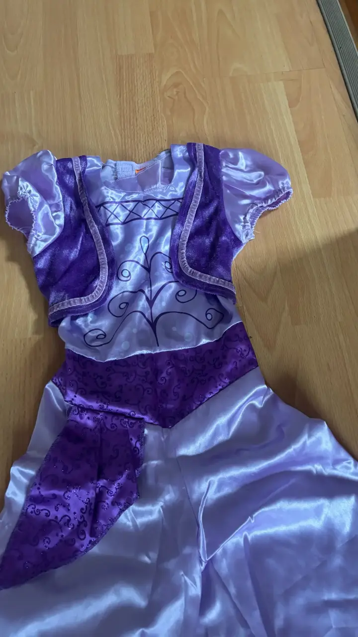 Disfraz de princesa morado para niña