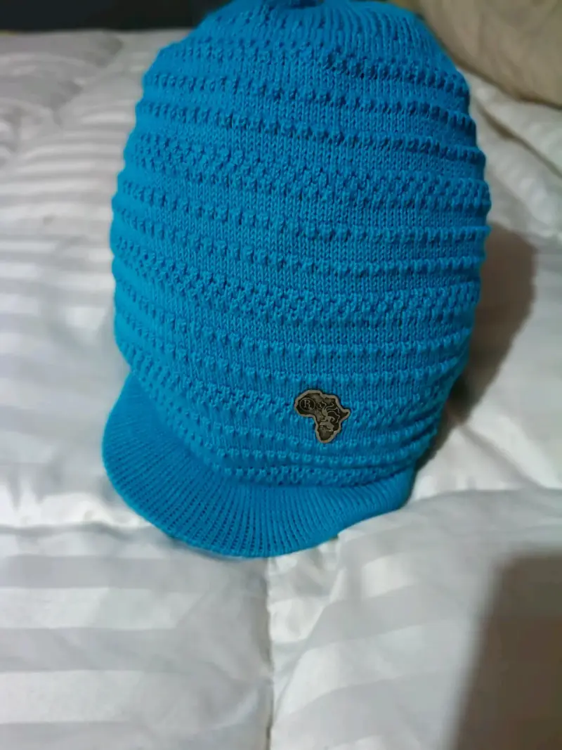 Gorros de lana con visera en varios colores - 2