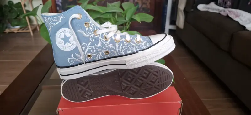 Zapatillas Converse Chuck Taylor bordadas celestes - 1