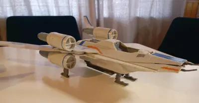Nave espacial de juguete Star Wars con detalles - miniatura 4
