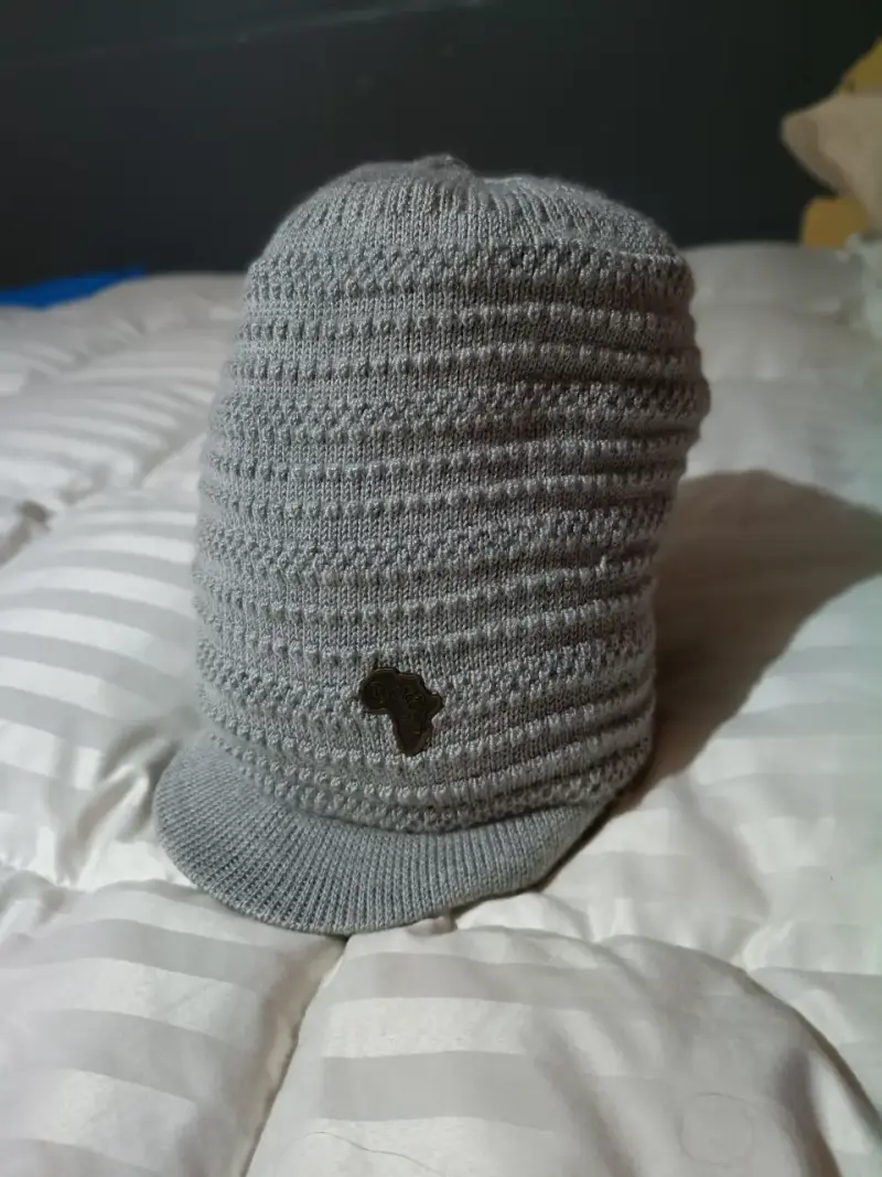 Gorros de lana con visera en varios colores - 2