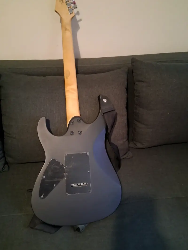 Guitarra eléctrica Cort X-1 negra con correa - 5