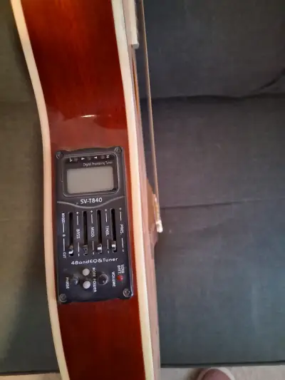 Guitarra acústica Freeman de madera natural - miniatura 5