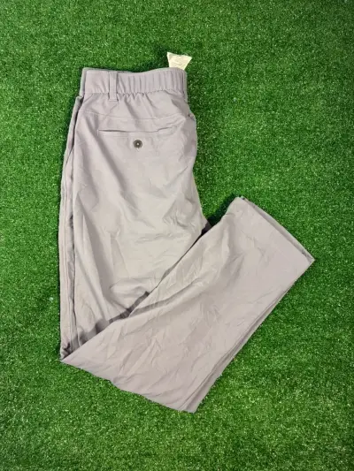 Pantalones cortos Under Armour grises talla 32 - miniatura 1