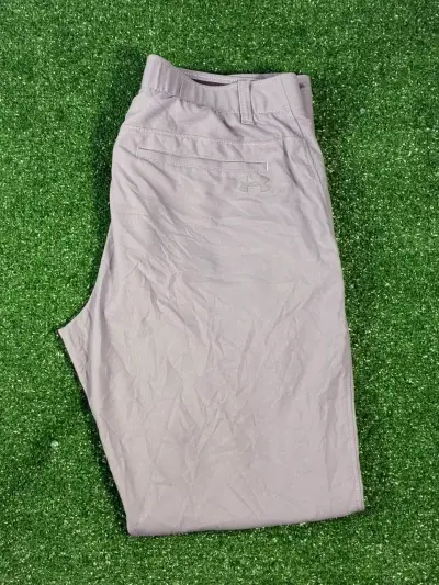 Pantalones cortos Under Armour grises talla 32 - miniatura 5