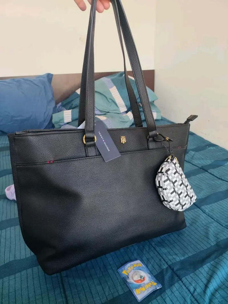 Bolso tote negro Tommy Hilfiger con pouch - 2
