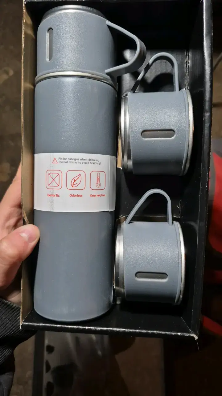 Set de Termo y Tazas Hermético - 1