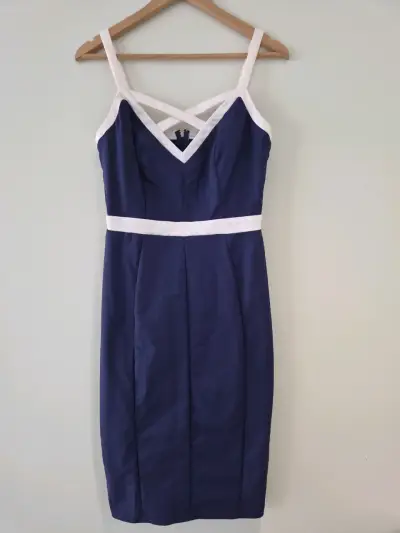 Vestido azul marino con tirantes cruzados - miniatura 2