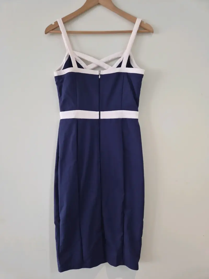 Vestido azul marino con tirantes cruzados - 4