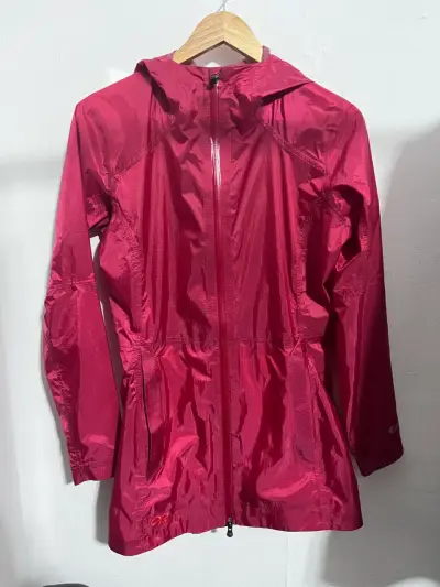 Chaqueta Impermeable Roja Outdoor Research para Mujer - miniatura 3