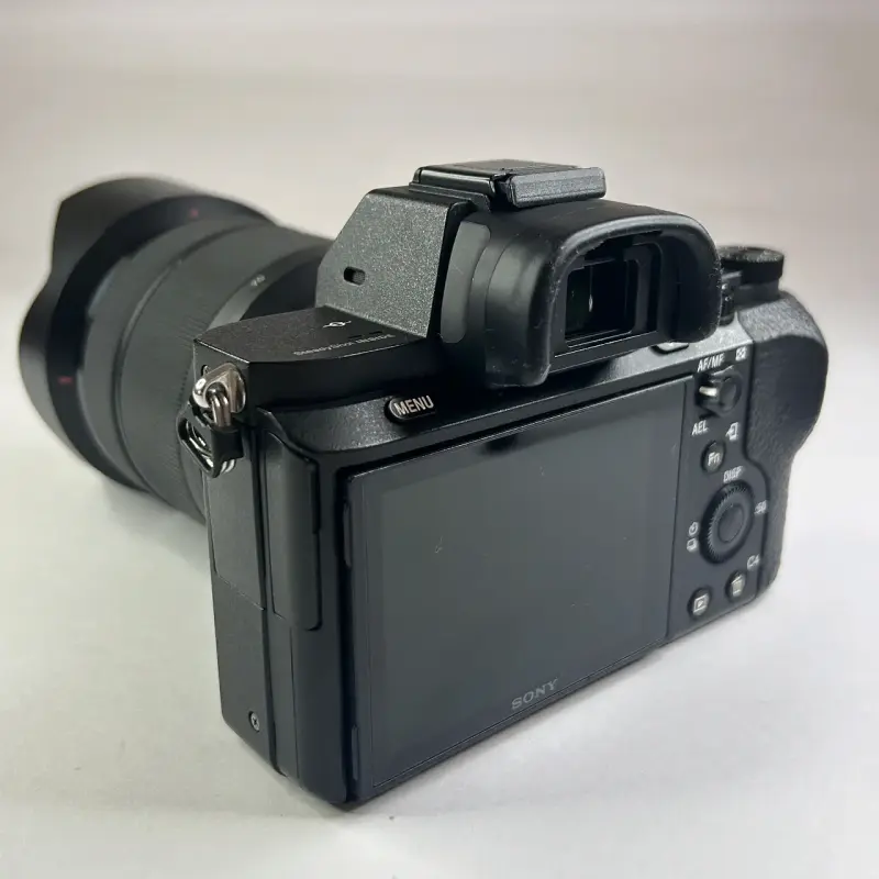 Sony Alpha A7ii + Lente 28-70mm 16mil disparos - 2
