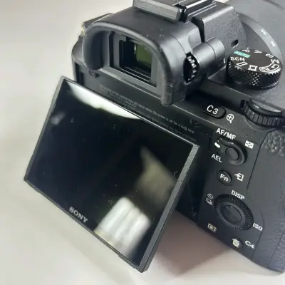 Sony Alpha A7ii + Lente 28-70mm 16mil disparos - miniatura 3