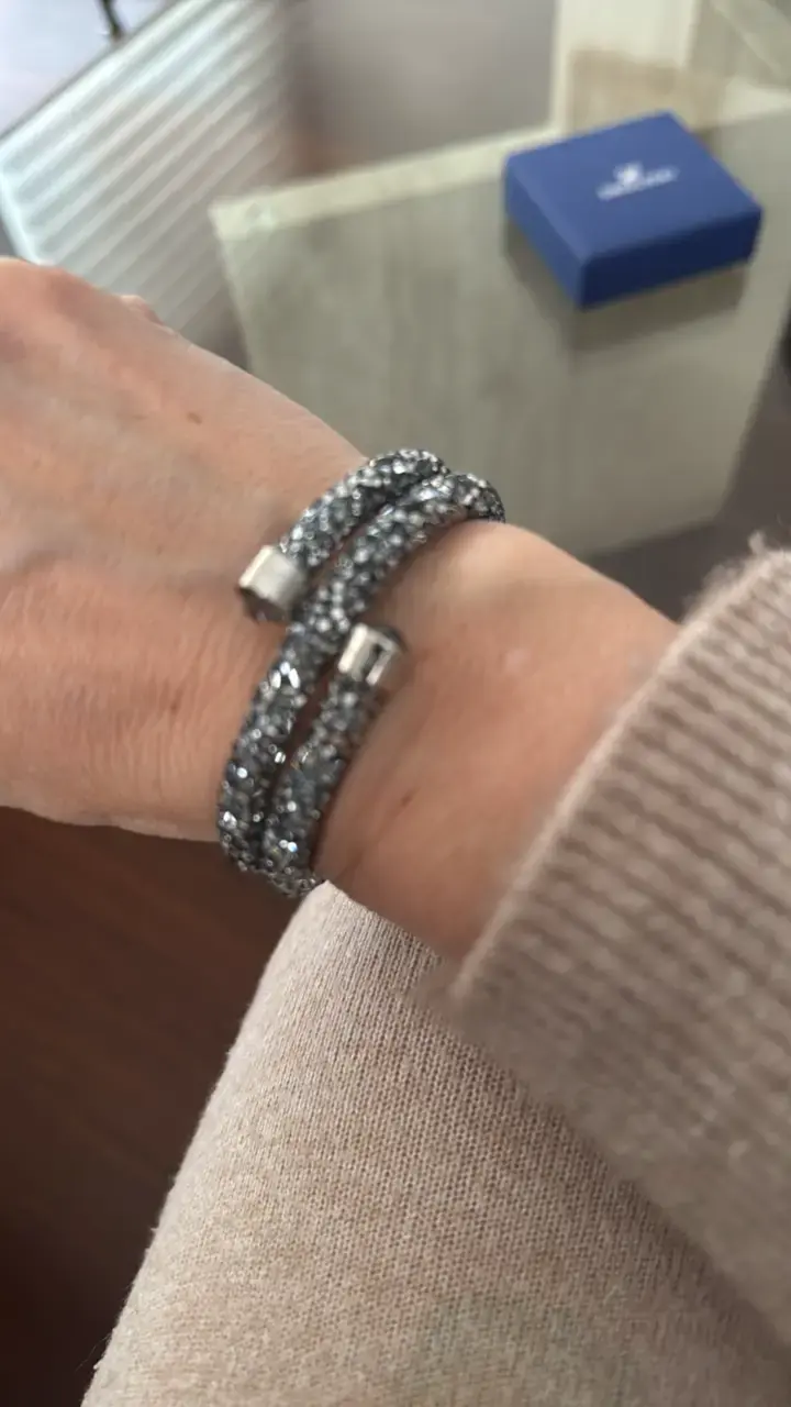 Pulsera Swarovski negra con cristales brillantes - 4