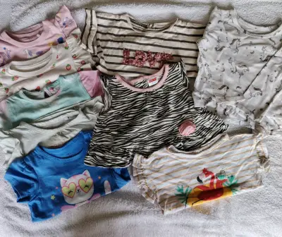 Lote de ropa para bebé niña 6 a 9  meses - miniatura 3