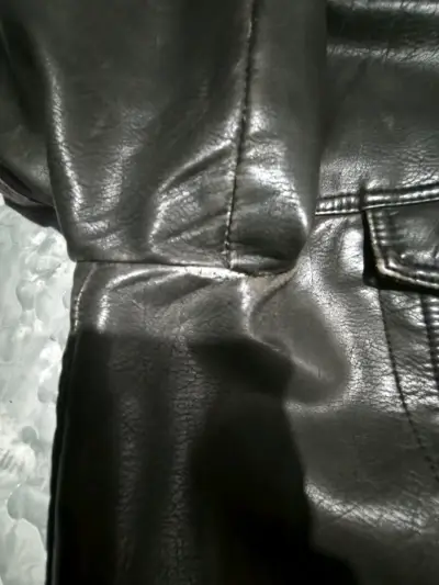 Chaqueta de ecocuero marrón Levi's en buen estado - miniatura 6