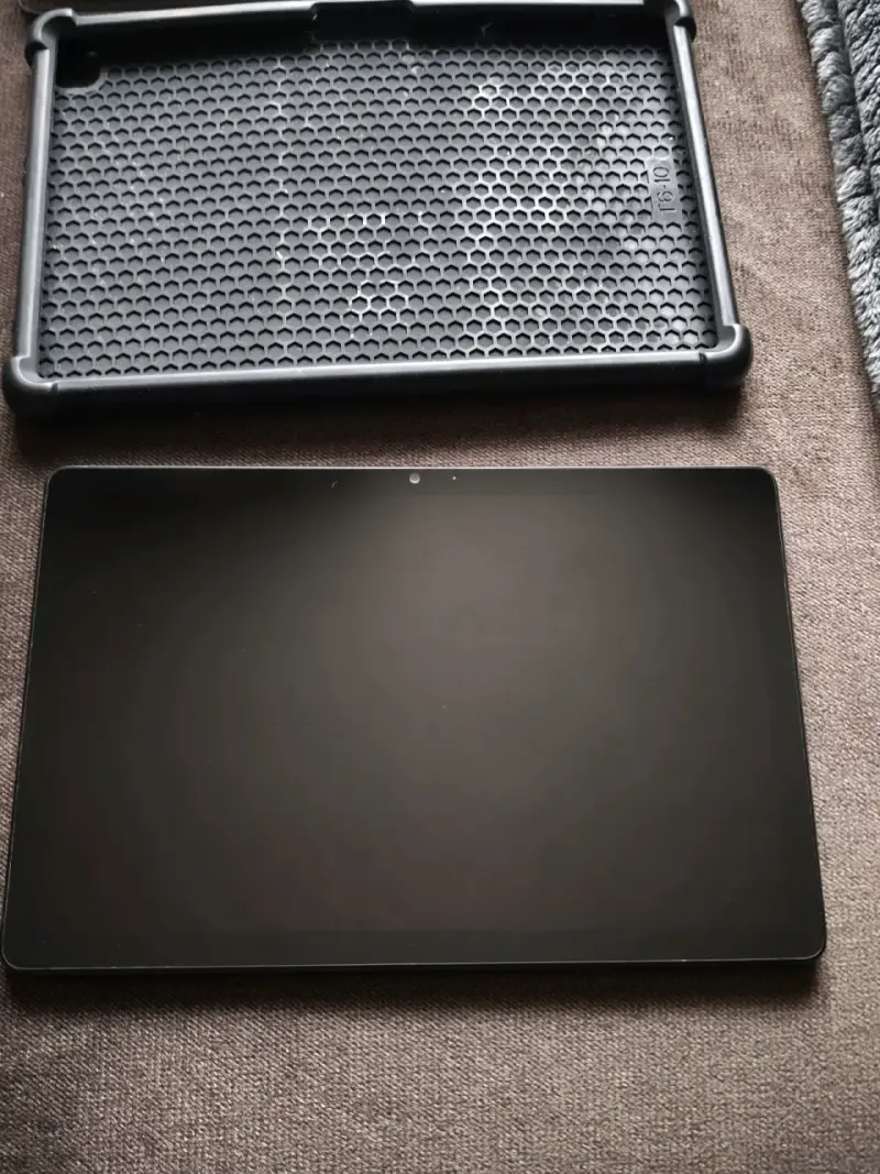 Tablet Huawei MatePad T10 con funda y cargador - 2